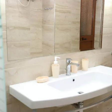 City Center Apartment *